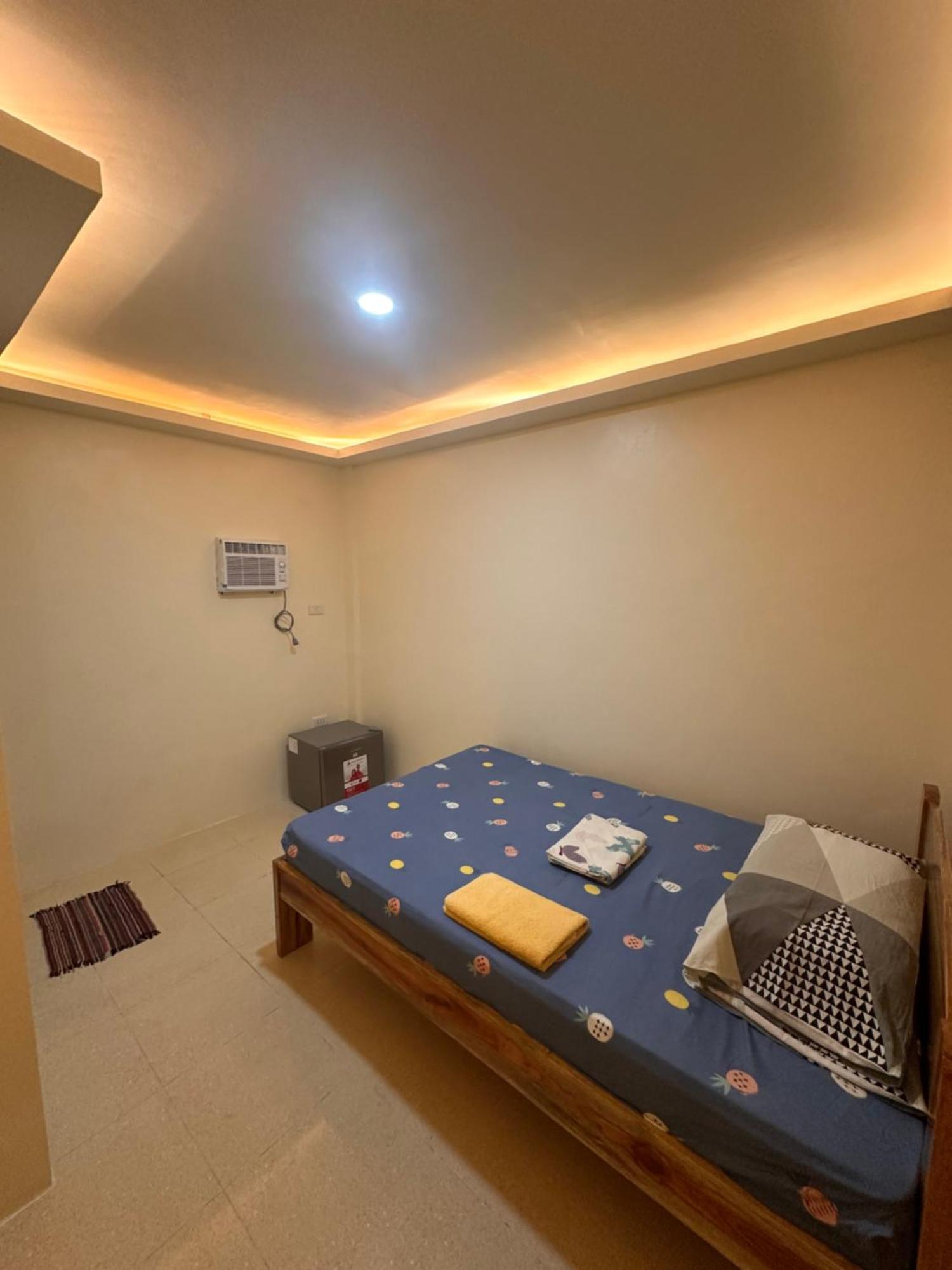 Cris & Mar Homestay Burgos  Eksteriør bilde
